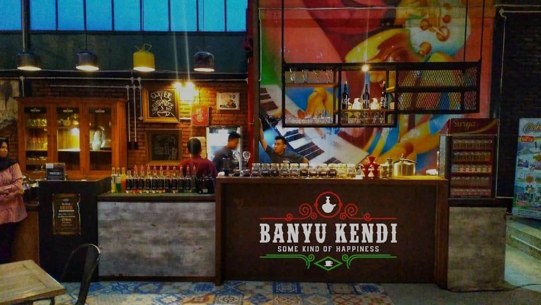 Banyu Kendi Café, 1. Budaya Kopi, 2. Loodst Coffee Mojokerto, 3. White Modjo Kitchen &amp; Coffee, 4. Toko Kopi Bersaudara, 5. Kawan Lama Coffee House, 6. Kedai Kopinspirasi, 7. Kopi Vietnam, 8. D’Goda Coffee Mojokerto, 9. Lands Koffie, 10. Banyu Kendi Café