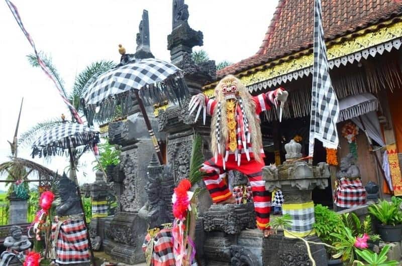 Candi Joglo Purwodadi, 1. Candi Joglo Purwodadi, 2. Ayodya Bloombang Waterpark, 3. Air Terjun Widuri, 4. Api Abadi Mrapen, 5. Master Park Purwodadi, 6. Puncak Pelangi Gunung Ulo, 7. Simpang Lima Purwodadi, 8. Air Terjun Gulingan, 9. Alun-Alun Purwodadi