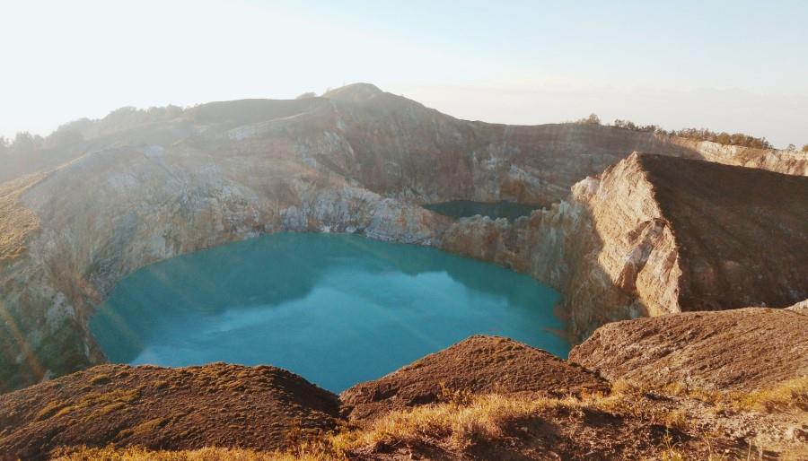 Danau Kelimutu, 1. Pulau Padar, 2. Pulau Rinca, 3. Kampung Adat Wae Rebo, 4. Danau Kelimutu, 5. Kampung Adat Takpala Alor, 6. Bukit Wairinding, 7. Telaga Nirwana, 8. Gua Kristal, 9. Gunung Mutis, 10. Pantai Oetune