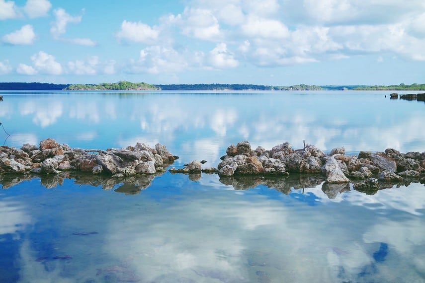 Danau Laut Mati, 1. Pantai Oesosole, 2. Telaga Nirwana, 3. Pantai Bo’a, 4. Pantai Dombo, 5. Mata Air Oemau, 6. Bukit Mando’o, 7. Batu Termanu, 8. Danau Laut Mati, 9. Pulau Ndana, 10. Pantai Tolanamon