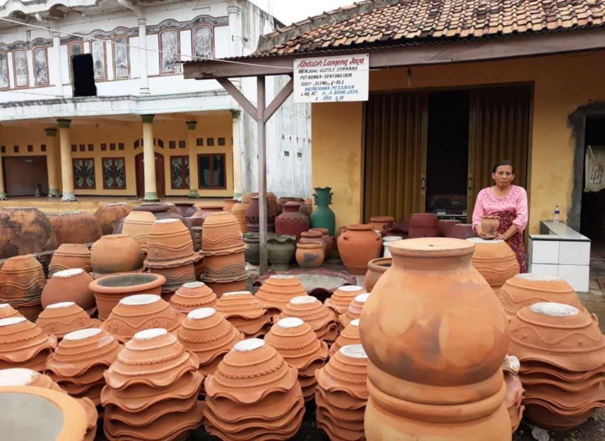 Gerabah Bumi Jaya, 1. Sate Bandeng, 2. Emping Melinjo, 3. Kue Gipang, 4. Nasi Sumsum, 5. Kue Pasung, 6. Batik Serang, 7. Gerabah Bumi Jaya, 8. Gerabah Bandulu, 9. Golok Ciomas, 10. Kerajinan Pelepah Pisang