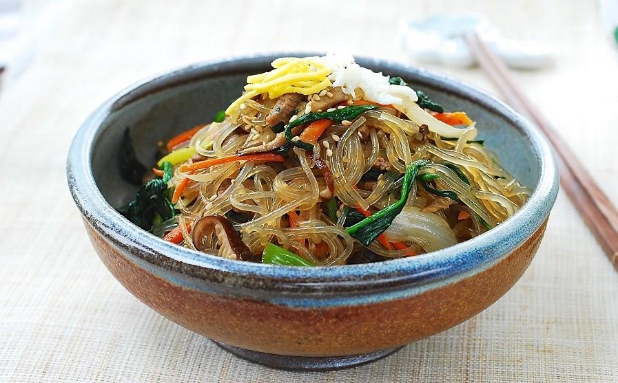 Japchae, 1. Tteokguk, 2. Yakgwa, 3. Japchae, 4. Galbijjim, 5. Yaksik, 6. Mandu, 7. Tteokgalbi, 8. Samsaek Namul, 9. Sujeonggwa, 10. Dasik, 11. Nokdujeon, 12. Gungjung Tteokbokki, 13. Manduguk