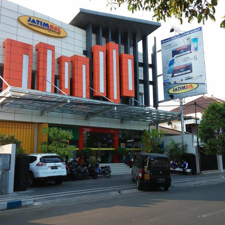 Jatimsel 3 Madiun, 1. Plaza Lawu, 2. Plaza Madiun, 3. Suncity Mall Madiun, 4. Presiden Plaza Madiun, 5. Timbul Jaya Plaza, 6. Jatimsel 3 Madiun, 7. Carrefour Madiun