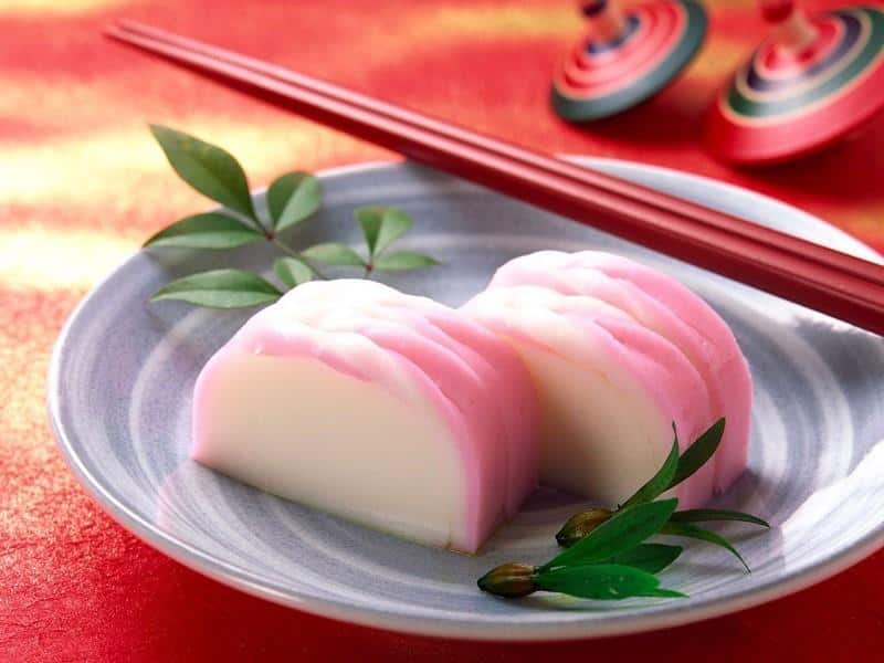 Kamaboko, 1. Datemaki, 2. Toshikoshi Soba, 3. Kuri Kinton, 5. Kamaboko, 6. Tazukuri, 7. Kuromame, Otafuku-mame, 8. Kazunoko, 9. Ozoni, 10. Zenzai, 11. Kinpira Gobo, 12. Kobumaki