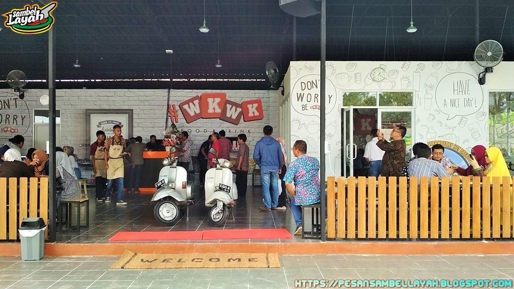 Kedai Wkwk Food &amp; Drink , 1. Kapeo Kopi, 2. Berkomunikasi Coffee and Tea, 3. Warkop Klentunk, 4. Kopi Lain Hati Sultan Agung, 5. Kanopi Kopi, 6. High Café and Share, 7. Café and Beyond, 8. Café Kumpul Tjeret, 9. Kedai Wkwk Food &amp; Drink, 10. Cubicle Café