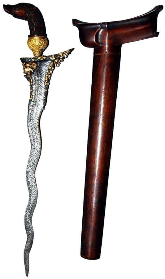 Keris Siginjai, 1. Sumpit Jambi, 2. Badik Tumbuk Lada, 3. Tombak Jambi, 4. Pedang Jambi, 5. Keris Siginjai