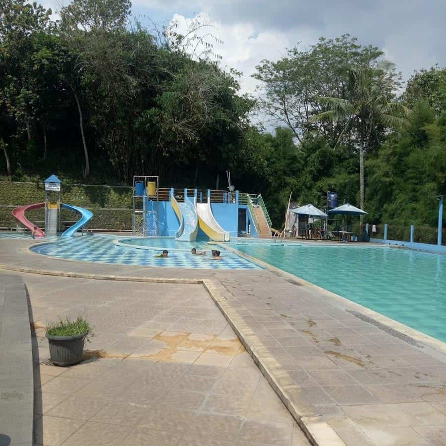 Kolam renang Bumi Serpong Residence, 1. Kolam Renang Damai Indah Golf, 2. Kolam Renang BSD City, 3. Ocean Park Water Adventure BSD, 4. Kolam Renang Klub Keluarga Graha Raya, 5. Kolam Renang The Green BSD, 6. Kolam Renang Paradise Dreamland, 7. Ricastro Waterzone, 8. Swimming Pool The Springs Club Summarecon Serpong, 9. Kolam Renang Serpong Terrace, 10. Kolam Renang Bumi Serpong Residence