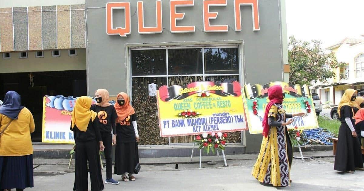 Pancor Trade Center, 1. Lombok City Center, 2. Mataram Mall, 3. Lombok Epicentrum Mall, 4. Trawangan Jaya, 5. Transmart Carrefour Mataram, 6. Kompleks Pertokoan Praya, 7. Pancor Trade Center, 8. Transmart Mataram Lombok