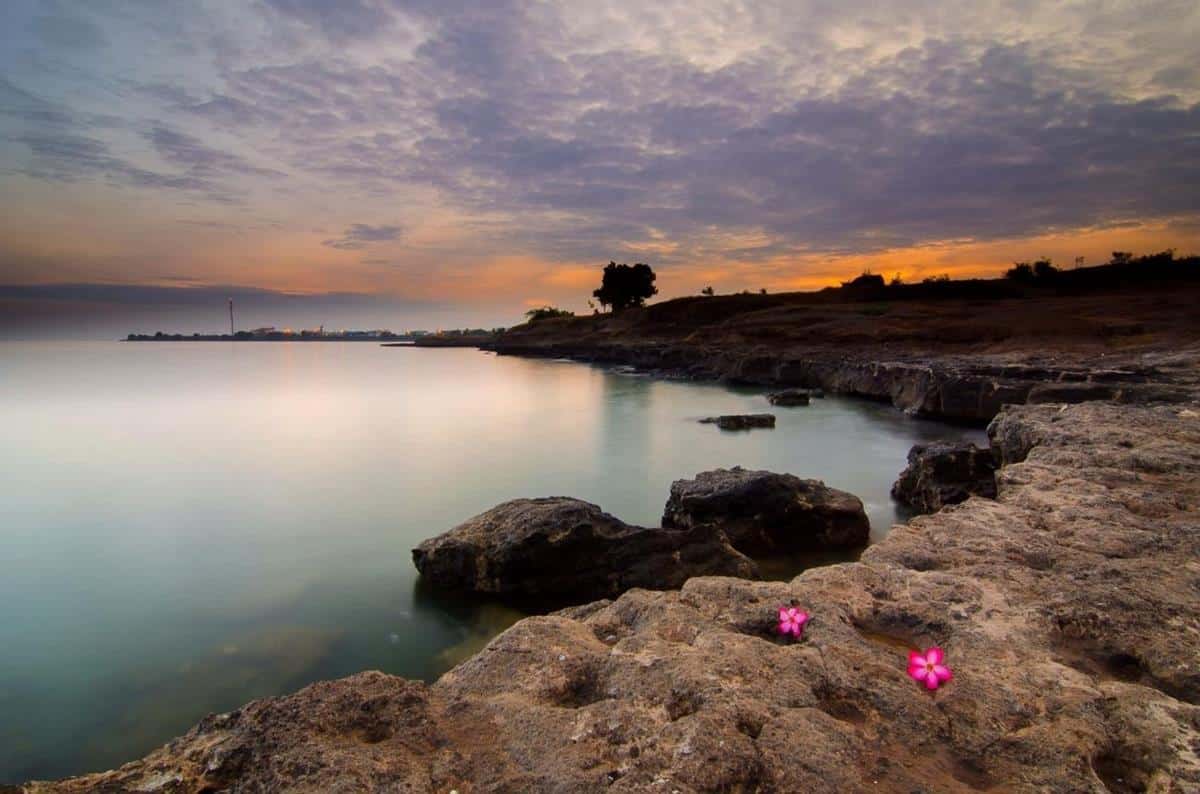 Pantai Karang Hitam, 1. Pantai Kepetingan, 2. Pantai Wughoyo, 3. Pantai Tlocor, 4. Pantai Dem Island, 5. Pantai Kalanganyar, 6. Pantai Gisik Cemandi, 7. Sarinah Island, 8. Pantai Kenjeran Lama, 9. Pantai Sontoh Laut, 10. Pantai Karang Hitam