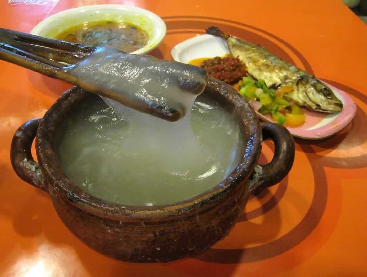 Papeda, 1. Kue Sagu Bagea, 2. Papeda, 3. Ikan Bakar Manokwari, 4. Kue Lontar, 5. Aunu Sanebre, 6. Ikan Bungkus, 7. Sate Ulat Sagu, 8. Martabak Sagu, 9. Sagu Lempeng, 10. Aunuve Habre