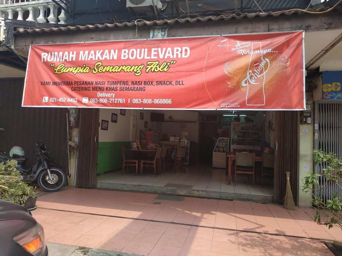 RM Boulevard, 1. Mr. Lumpia Semarang, 2. Lumpia Semarang Jalan Pulo Asem, 3. Lumpia Jakarta Pecenongan, 4. Lumpia Semarang Mas Tjondro, 5. Bamboo Good Eats, 6. RM. Boulevard, 7. Kafe Lumpia Semarang, 8. Lumpia Mataram Semarang Pulo Gadung, 9. Lumpia Goreng Pejagalan, 10. Lumpia Semarang Enak