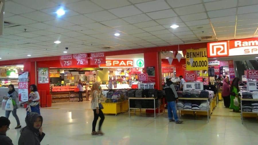 Ramayana Cikarang, 1. Mall Lippo Cikarang, 2. Citywalk Lippo Cikarang, 3. Chadstone Cikarang Mall, 4. Plaza Roxy, 5. Ramayana Cikarang, 6. Naga Supermarket Cikarang, 7. Farmers 99 Market, 8. Sentra Grosir Cikarang, 9. Mayfair Plaza Indonesia