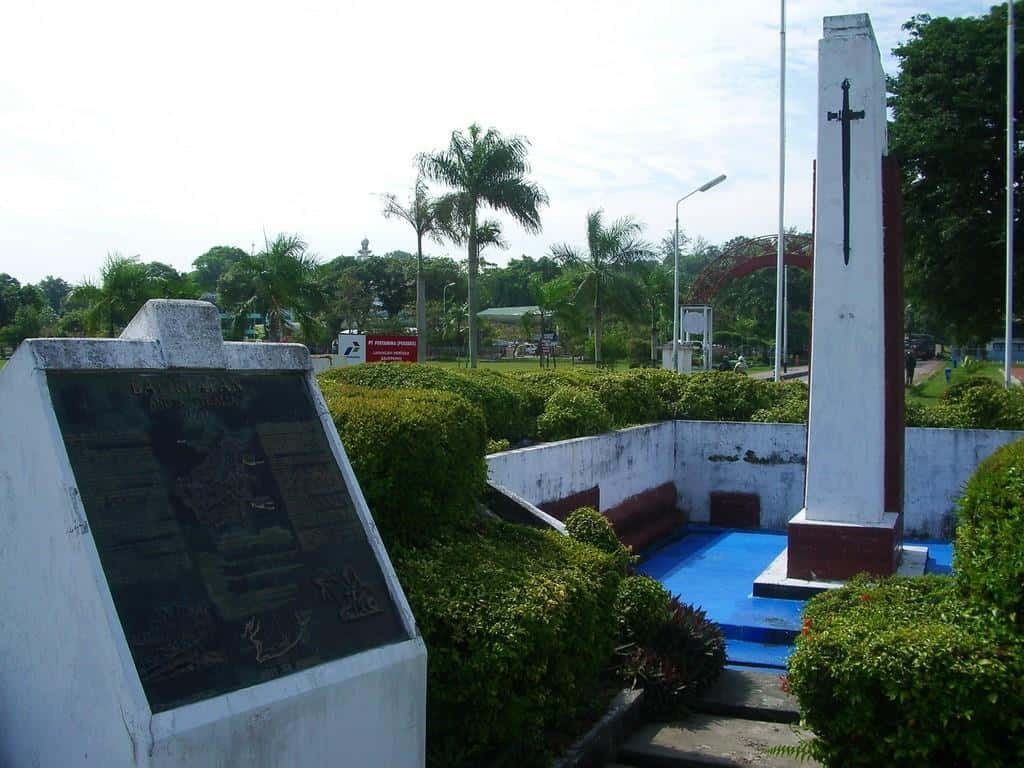 Tugu Australia, 1. Monumen Perjuangan Rakyat, 2. Dahor Heritage Balikpapan, 3. Masjid Agung At-Taqwa Balikpapan, 4. Meriam Jepang, 5. Masjid Jami Adji Amir Hasanuddin, 6. Bunker Jepang, 7. Museum Kodam VI/Mulawarman, 8. Tugu Perdamaian dan Makam Simbolis, 9. Tugu Australia, 10. Sumur Mathilda