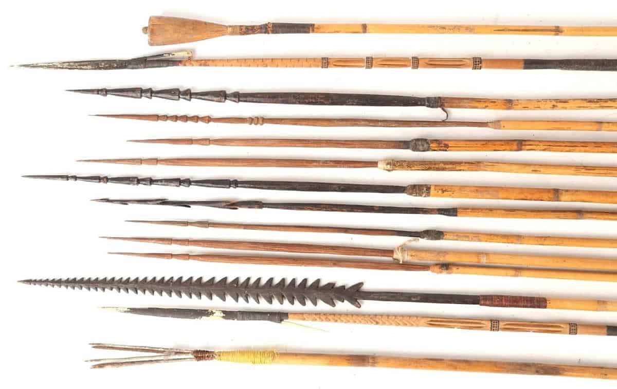 Tombak, 1. Kapak Batu, 2. Tombak, 3. Parang, 4. Pisau Belati, 5. Busur dan Panah