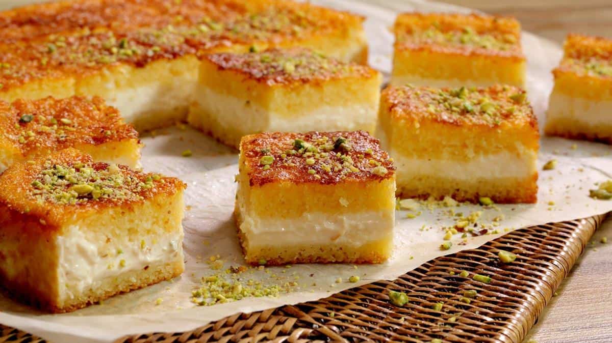 Basbousa, 1. Ful Medames, 2. Molokhia, 3. Fattah, 4. Qatayef, 5. Susu Kurma, 6. Kunafa, 7. Roz Bel laban, 8. Sahlab, 9. Umm Ali, 10. Basbousa