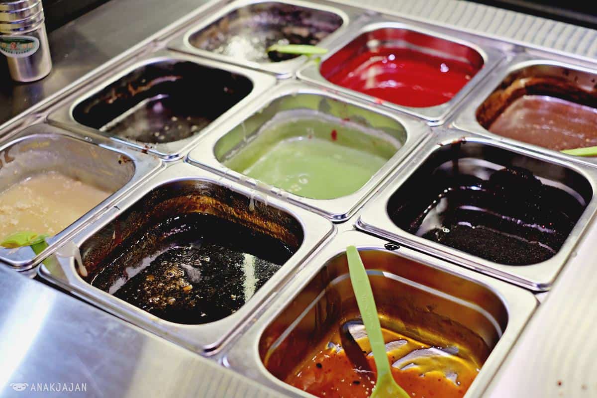 Pilihan Tipe Yogurt dan Cara Memesan, Pilihan Ukuran/Tempat, Pilihan Topping, Menu Sour Sally