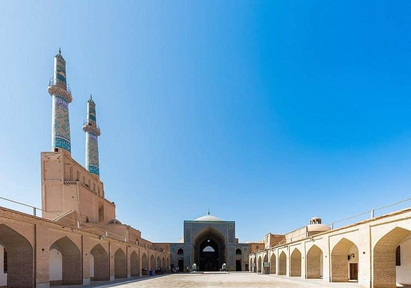 Masjid Jameh, Yazd, 1. Masjid Nasir Ol Molk, Shiraz, 2. Masjid Shah, Isfahan, 3. Masjid Jameh, Yazd, 4. Masjid Shah Cheragh, Shiraz, 5. Masjid Vakil, Shiraz, 6. Masjid Sheikh Lotfollah, Isfahan, 7. Masjid Atiq Jameh, Isfahan, 8. Masjid Agha Bozorg, Kashan, 9. Masjid Fatima Masumeh, Qom, 10. Masjid Jamkaran