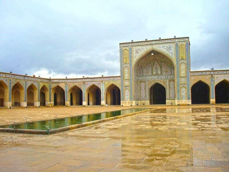 Masjid Vakil, Shiraz, 1. Masjid Nasir Ol Molk, Shiraz, 2. Masjid Shah, Isfahan, 3. Masjid Jameh, Yazd, 4. Masjid Shah Cheragh, Shiraz, 5. Masjid Vakil, Shiraz, 6. Masjid Sheikh Lotfollah, Isfahan, 7. Masjid Atiq Jameh, Isfahan, 8. Masjid Agha Bozorg, Kashan, 9. Masjid Fatima Masumeh, Qom, 10. Masjid Jamkaran