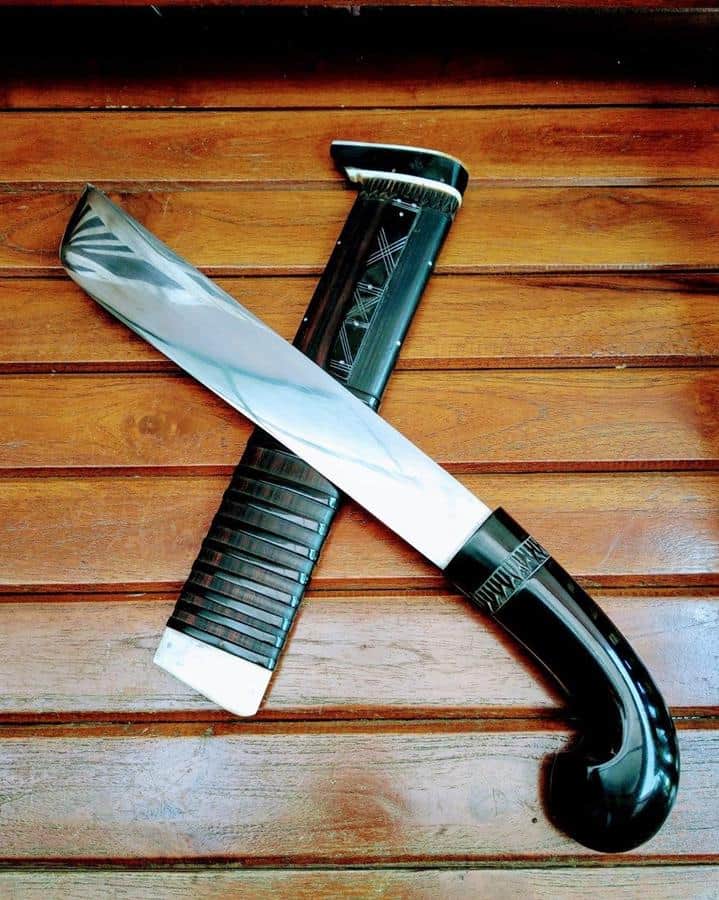 Badik Cangkingan, 1. Toya Betawi, 2. Pisau Raut, 3. Punta, 4. Rotan, 5. Trisula Betawi, 6. Golok, 7. Keris, 8. Cundrik Betawi, 9. Badik Cangkingan, 10. Kerakel