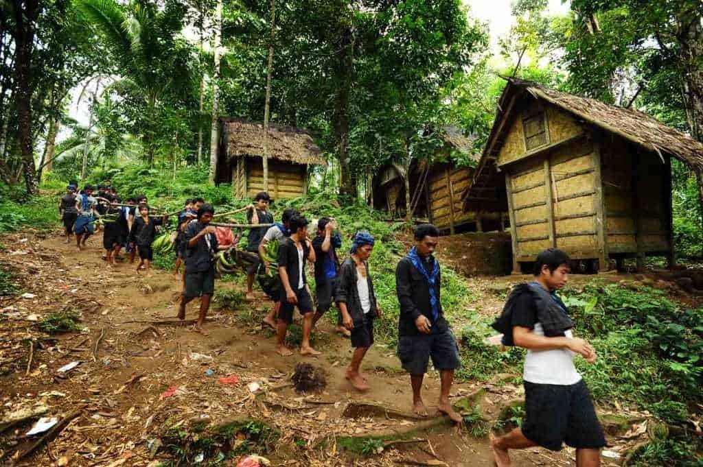 Baju Pangsi Banten, 1. Baju Pangsi Banten , 2. Pakaian Suku Baduy Dalam, 3. Pakaian Suku Baduy Luar, 4. Pakaian Adat Pengantin 