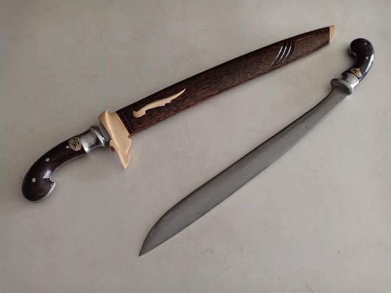 Candung Lancip (Golok Pegangan Istimewa), 1. Badik, 2. Keris (Tekhapang atau Punduk Keris), 3. Candung, 4. Tombak
