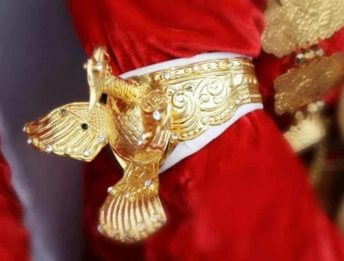 Gelang, Jenis Pakaian Adat Lampung, 1. Pakaian Adat Saibatin, 2. Pakaian Adat Pepadun, Makna Aksesori Pakaian Adat Lampung