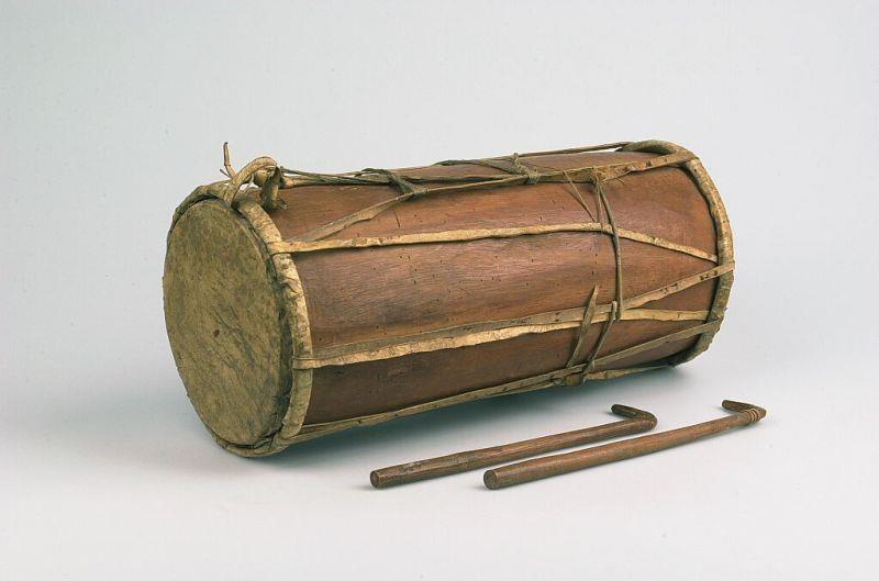 Gendang Panjang, 1. Harmonium, 2. Serunai Bengkulu, 4. Serunai Kuningan, 6. Redap, 7. Gendang Panjang, 8. Genderang Perang, 9. Kelintang, 10. Gong Bengkulu