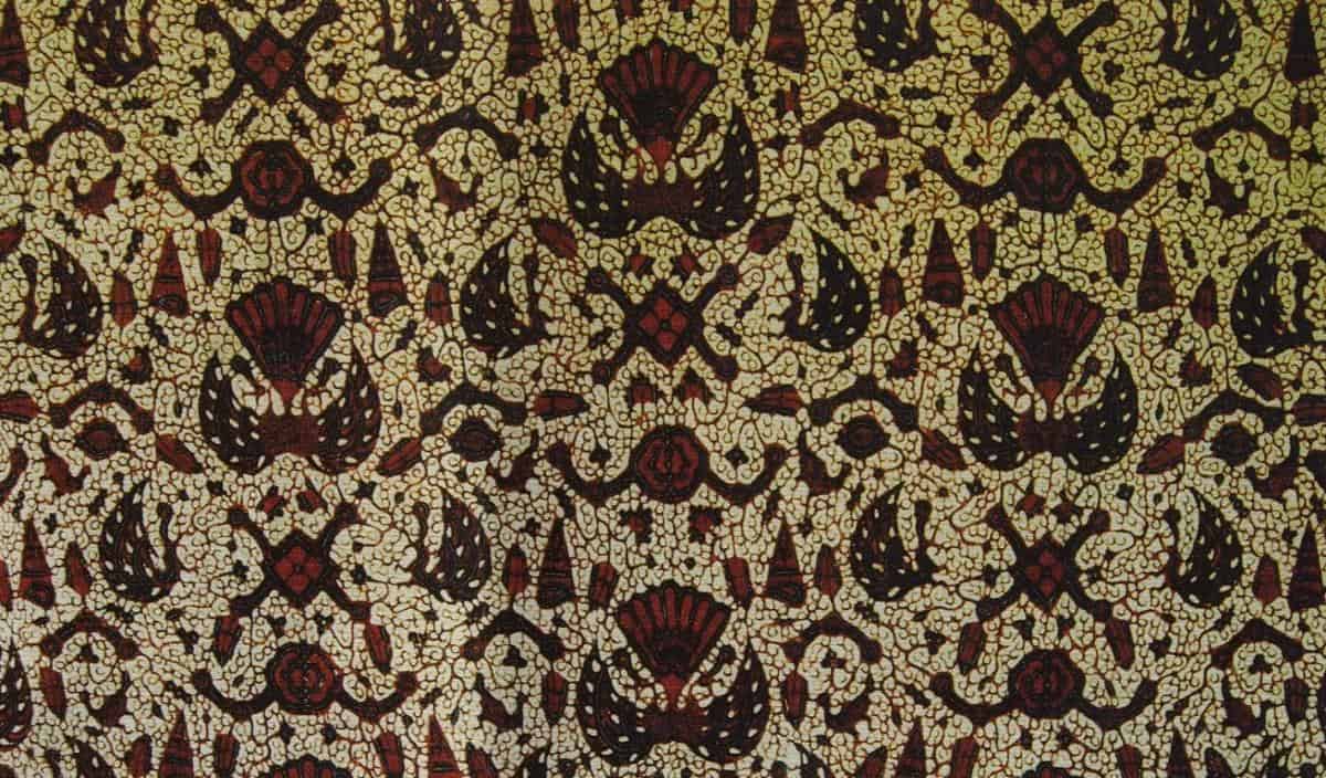 Jarik, 1. Baju Kesatriaan Ageng, 2. Surjan, 3. Jarik, 4. Sikep Alit, 5. Kebaya Beludru , 6. Keprabon, 7. Sabukwala Padintenan, 8. Langeran , 9. Kencongan, 10. Peranakan Atela