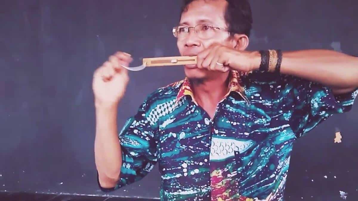Kuriding, 1. Panting, 2. Gamelan Banjar, 3. Sarunai Banjar, 4. Kalampat, 5. Terbang Madihin, 6. Terbang Lamut, 7. Kurung Kurung, 8. Kuriding, 9. Sampek, 10. Kalang Kupak