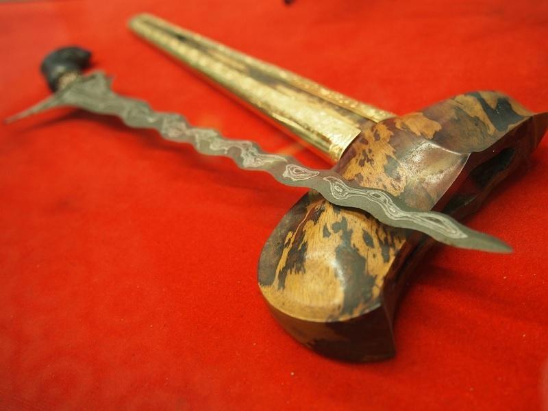 Keris, 1. Clurit, 2. Keris, 3. Caluk, 4. Buding, 6. Bionet