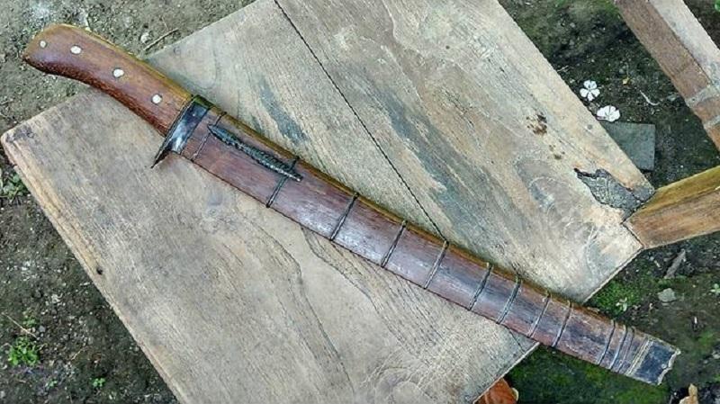 Klewang Hembrug, 1. Keris Palembang, 2. Tombak Trisula, 3. Kudhok, 4. Klewang Hembrug