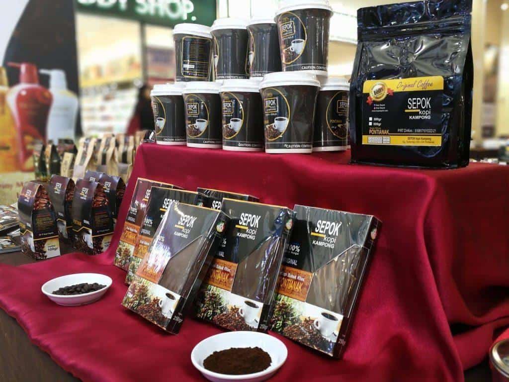 Kopi Sepok, 1. Bingke, 2. Coklat Lidah Buaya, 3. Kerupuk Amplang, 4. Manisan Kandis Salju, 5. Lempok Durian , 6. Minuman Lidah Buaya, 7. Kacang Piinatsu, 8. Sirup Sengkit, 9. Pisang Srikaya, 10. Kopi Sepok
