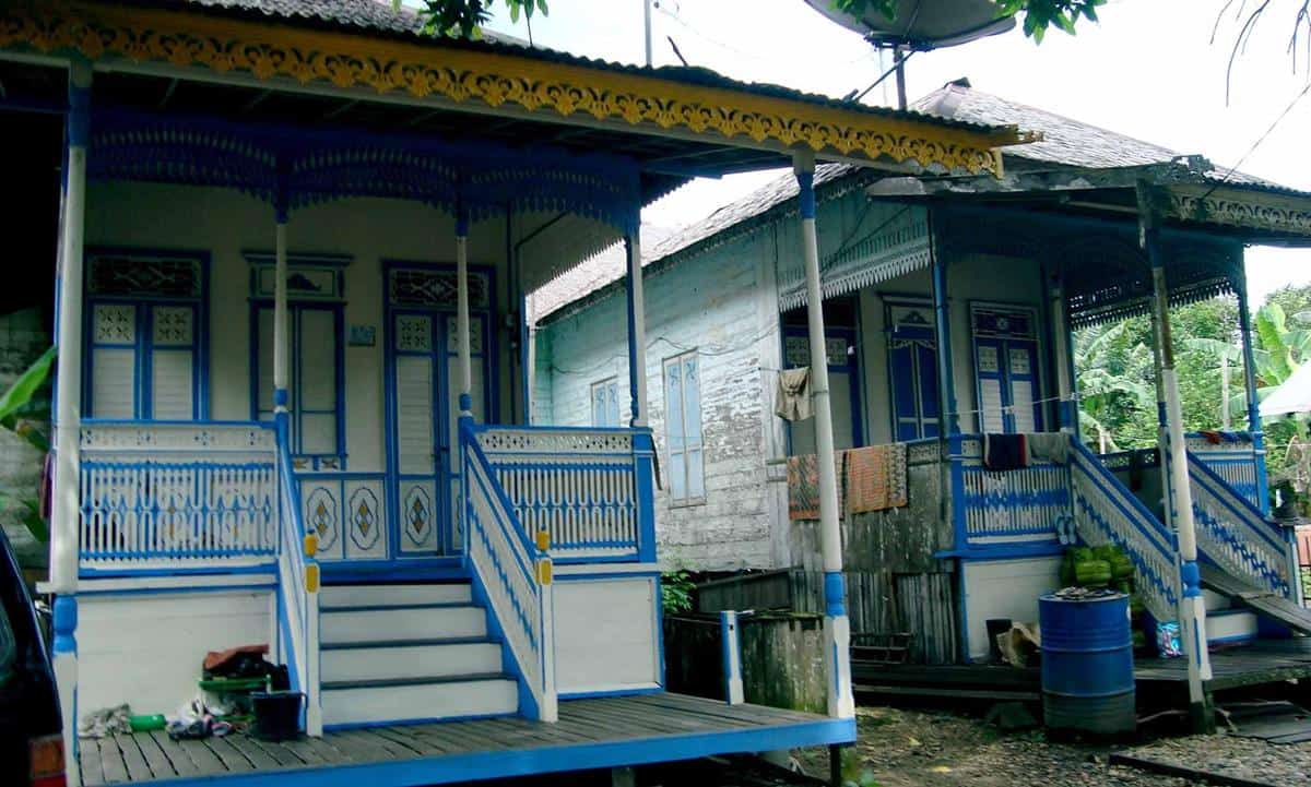 Rumah Palimasan, 1. Rumah Bubungan Tinggi, 2. Rumah Gajah Manyusu, 3. Rumah Tadah Alas, 4. Rumah Palimbangan, 5. Rumah Balai Bini, 6. Rumah Palimasan