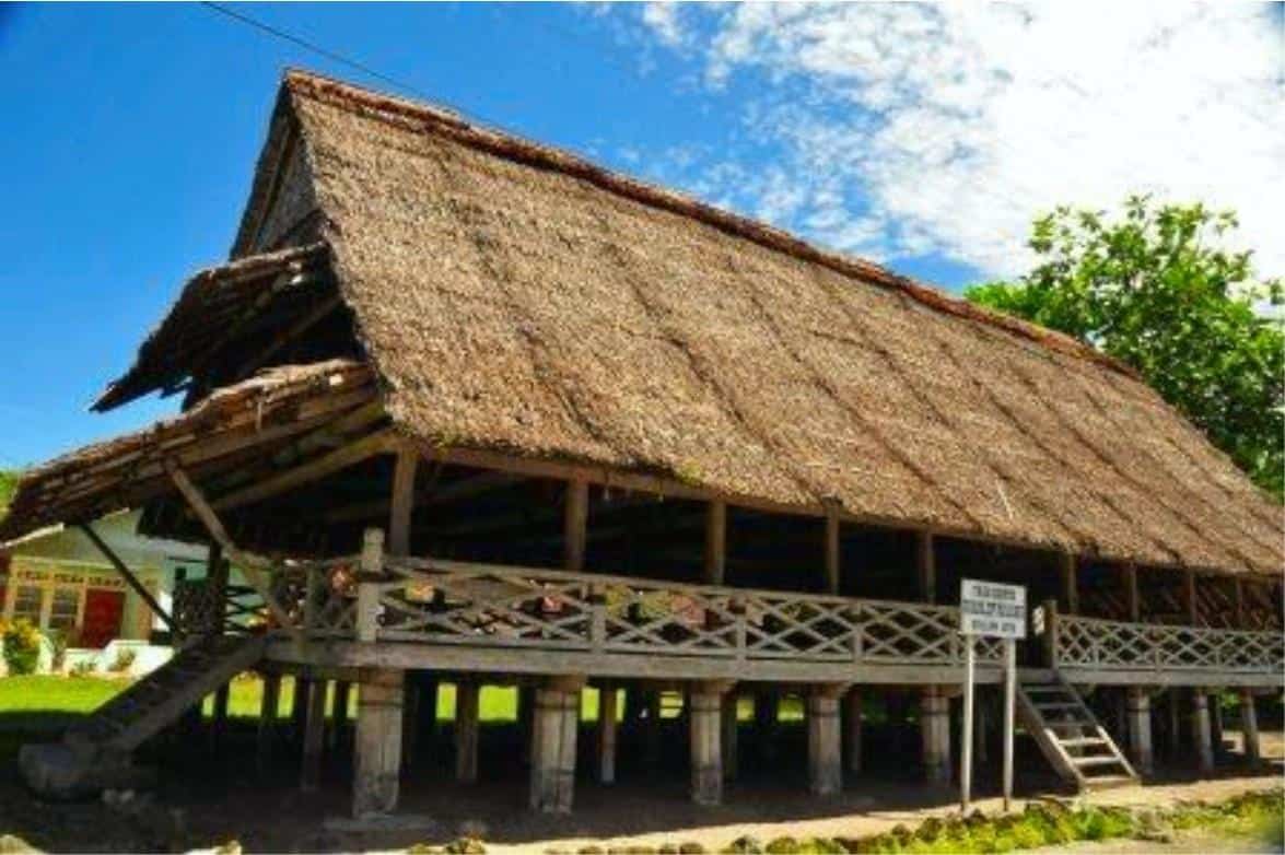 Rumah Adat Baileo