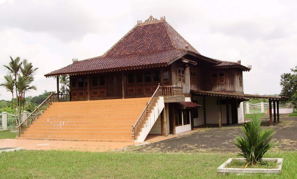 Rumah Adat Limas