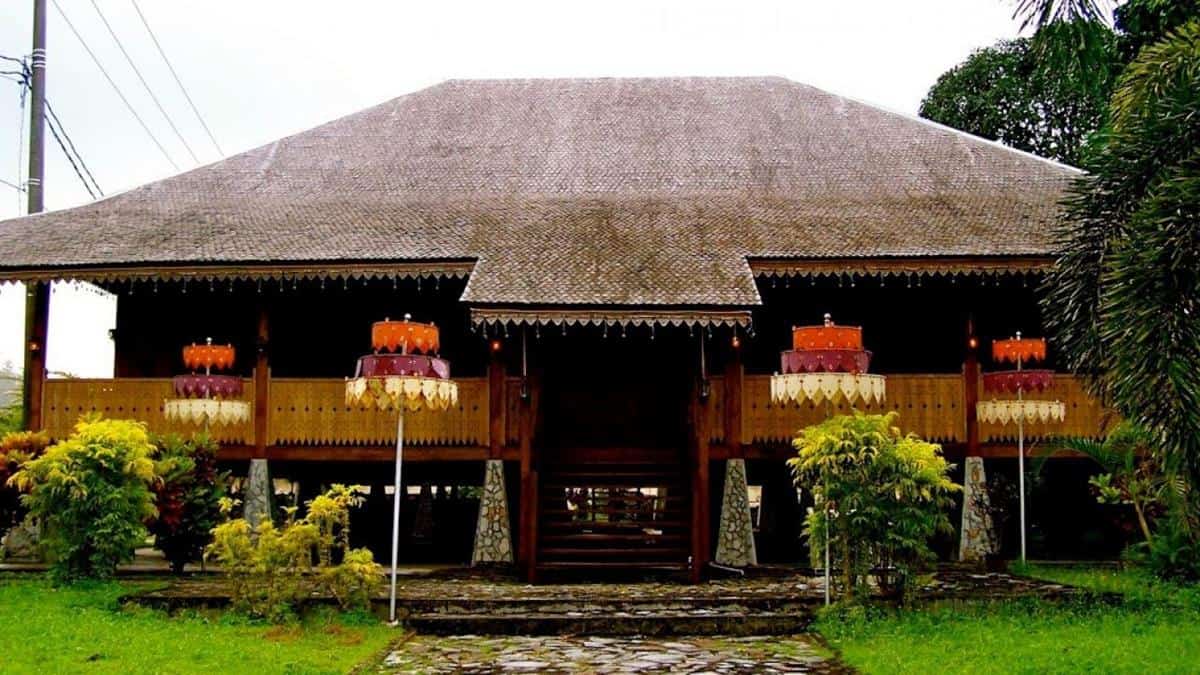Rumah Adat Panggung