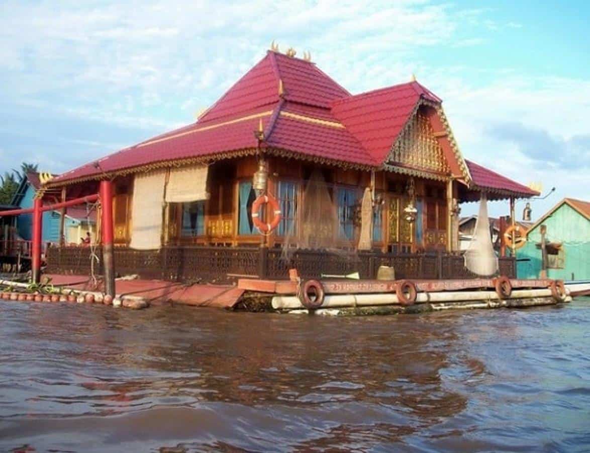 Rumah Adat Rakit