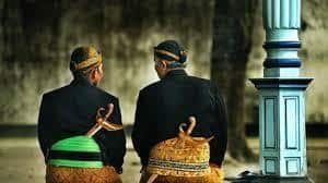Suka Mengalah, 1. Ramah tapi Jarang Menyapa, 2. Berani untuk Merantau , 3. Logat yang Khas, 4. Pekerja Keras dan Penurut, 5. Memiliki Banyak Pantangan , 6. Tidak Mendahului Orang Lain Saat Berjalan , 7. Nrimo atau Apa Adanya , 8. Kebersamaan dan Kekeluargaan , 9. Memegang Tradisi dan Budaya Leluhur , 10. Suka Mengalah 