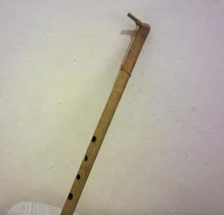 Suling Balawung, 1. Garantung, 2. Katambung, 3. Rebab Kalimantan Tengah, 4. Kangkanung, 5. Suling Bahalang, 6. Suling Balawung , 7. Kacapi Kalimantan Tengah, 8. Tote atau Serupai, 9. Japen, 10. Sarun , 11. Gamang, 12. Gandang Tatau 