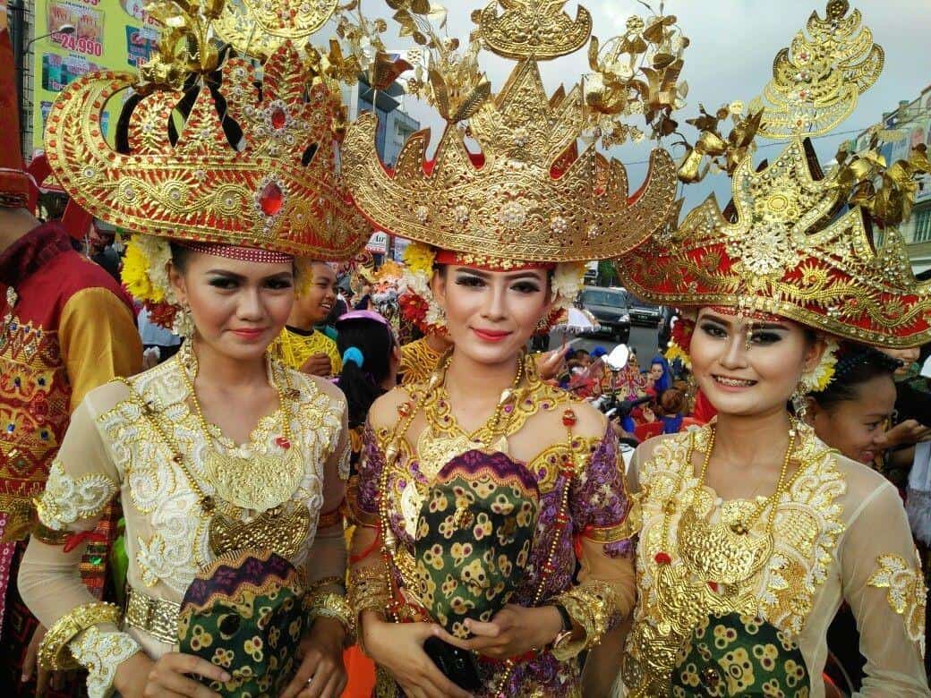 Seraja Bulan, Jenis Pakaian Adat Lampung, 1. Pakaian Adat Saibatin, 2. Pakaian Adat Pepadun, Makna Aksesori Pakaian Adat Lampung
