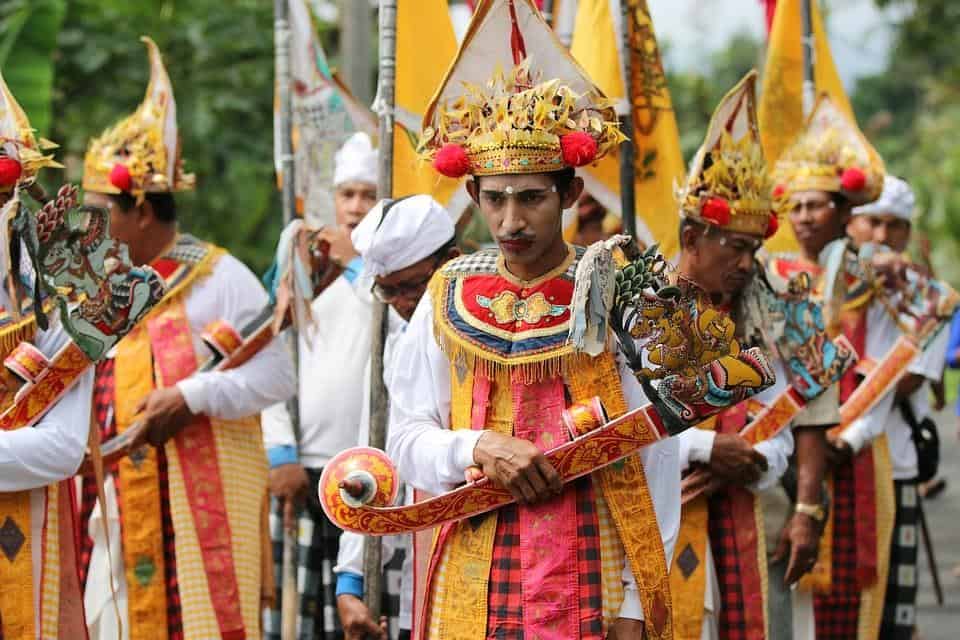 Tari Baris, 1. Tari Kecak, 2. Tari Pendet, 3. Tari Barong, 4. Tari Legong, 5. Tari Panji Semirang, 6. Tari Baris, 7. Tari Puspanjali, 8. Tari Topeng Bali, 9. Tari Janger, 10. Tari Trunajaya