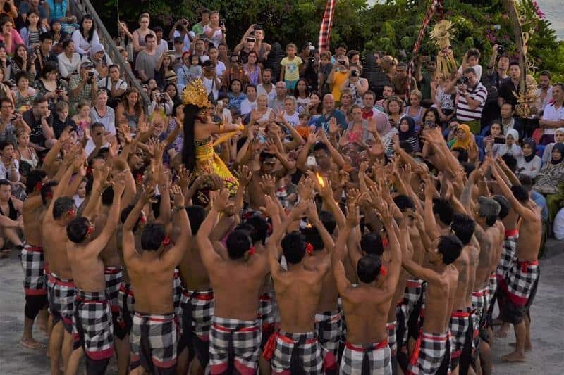 Tari Kecak, 1. Tari Kecak, 2. Tari Pendet, 3. Tari Barong, 4. Tari Legong, 5. Tari Panji Semirang, 6. Tari Baris, 7. Tari Puspanjali, 8. Tari Topeng Bali, 9. Tari Janger, 10. Tari Trunajaya