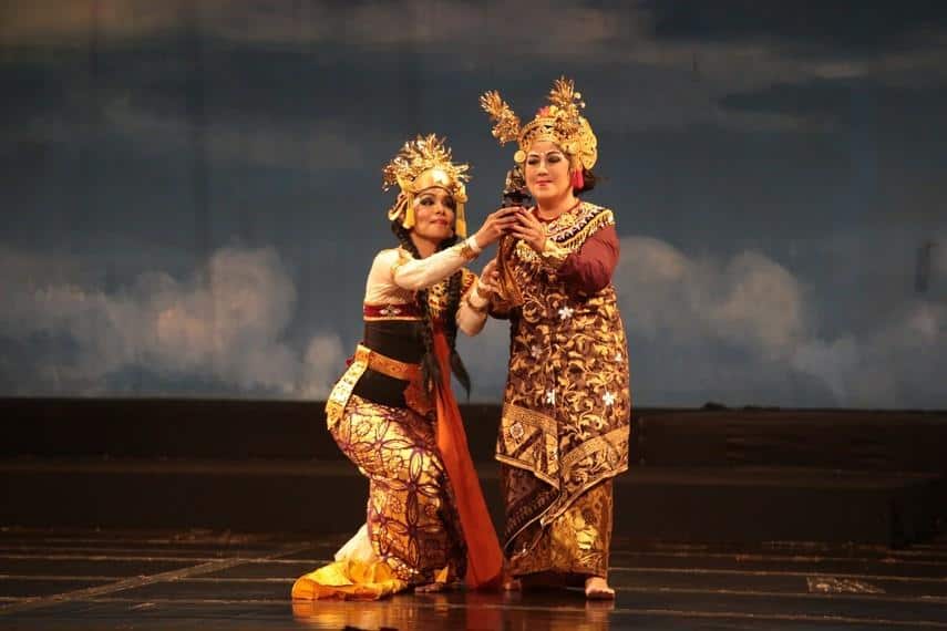 Tari Panji Semirang, 1. Tari Kecak, 2. Tari Pendet, 3. Tari Barong, 4. Tari Legong, 5. Tari Panji Semirang, 6. Tari Baris, 7. Tari Puspanjali, 8. Tari Topeng Bali, 9. Tari Janger, 10. Tari Trunajaya