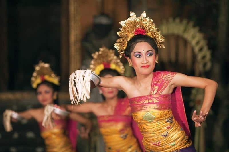 Tari Pendet, 1. Tari Kecak, 2. Tari Pendet, 3. Tari Barong, 4. Tari Legong, 5. Tari Panji Semirang, 6. Tari Baris, 7. Tari Puspanjali, 8. Tari Topeng Bali, 9. Tari Janger, 10. Tari Trunajaya