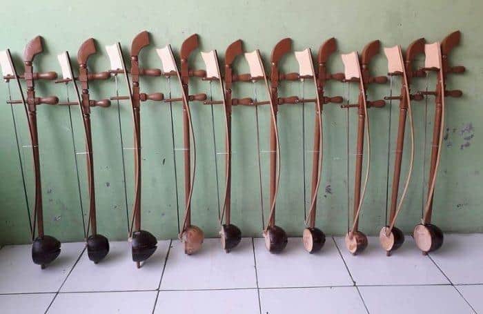 Tehyan, 1. Marawis, 2. Kecrek, 3. Rebana Ketimpring, 4. Tamborin, 5. Tanjidor, 6. Gambus, 7. Gendang, 8. Tehyan, 9. Ningnong, 10. Akordeon