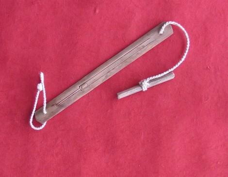 Tote atau Serupai, 1. Garantung, 2. Katambung, 3. Rebab Kalimantan Tengah, 4. Kangkanung, 5. Suling Bahalang, 6. Suling Balawung , 7. Kacapi Kalimantan Tengah, 8. Tote atau Serupai, 9. Japen, 10. Sarun , 11. Gamang, 12. Gandang Tatau 