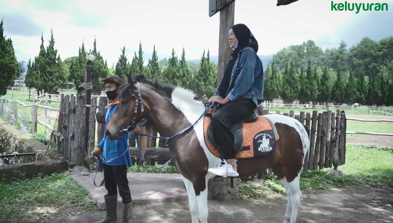 de ranch 6, Wahana dan Spot Menarik, Informasi Harga Tiket dan Jam Operasional, Fasilitas De Ranch Lembang, Informasi Alamat dan Akses Transportasi De Ranch Lembang, Hotel di Sekitar De Ranch Lembang