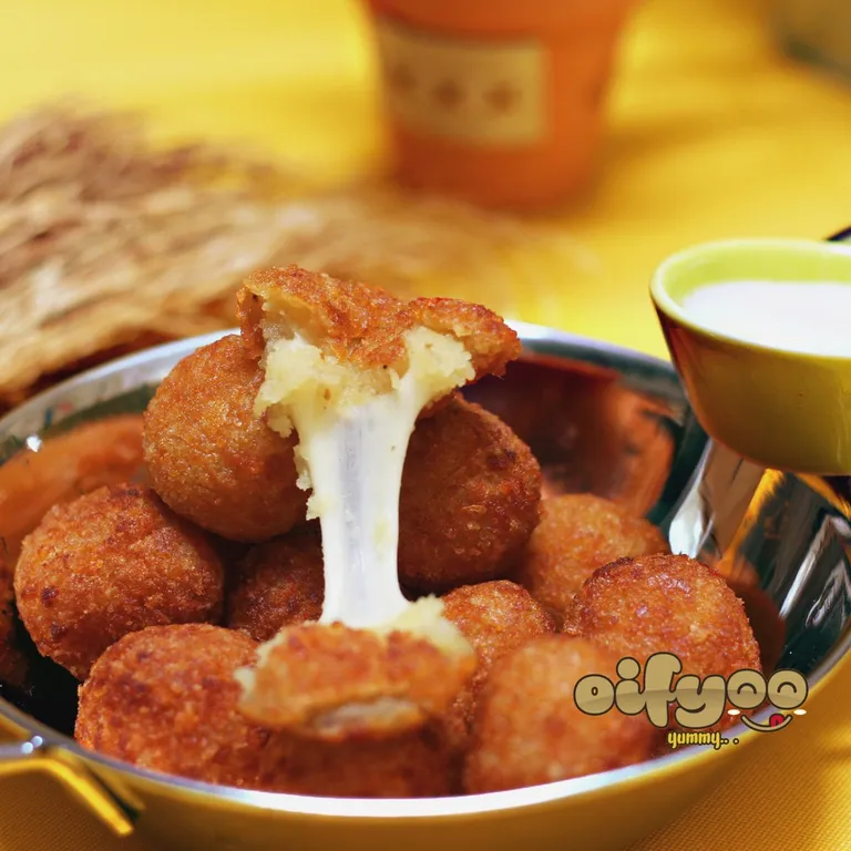 potato cheese ball_, 1. Mac n Cheese, 2. Jjangmyeon , 3. Ramozza, 4. Korean Chicken Wings, 5. Topokkiju, 6. Toppokiza, 7. Topokkiban, 8. Fire Guldak, 9. Beef Enoki Mozzarella, 10. Tteokkochi & Odeng, 11. Curry Katsu Mozza, 12. Potato Cheese Ball, 13. Lumpia Pizza, 14. Nasi Panggang Ayam, 15. Susu Keju, 16. Korean Soda