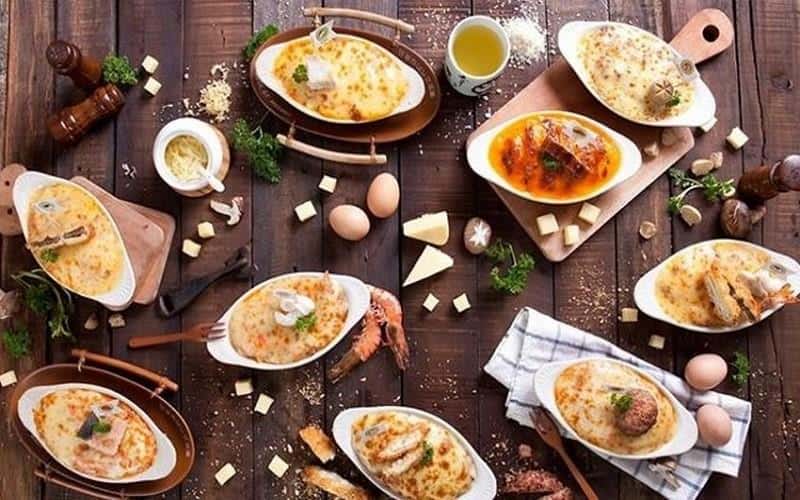 Menu Paling Enak dari Zenbu House of Mozaru, 1. Chicken Teppanyaki, 2. Beef Mozaru Curry Rice, 3. Chicken Mozaru Curry Rice, 4. Modanyaki Mushroom, 5. Chicken Teriyaki Donburi, 6. Omurice, 7. Dynamite Roll, 8. Karaage, 9. Beef Yakimeshi, 10. Gyoza