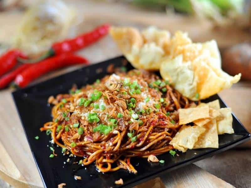 Mie Iblis, Sekilas Tentang Mie Gacoan, Menu Mie, Menu Dimsum, Menu Minuman, Tips Memesan Mie Gacoan
